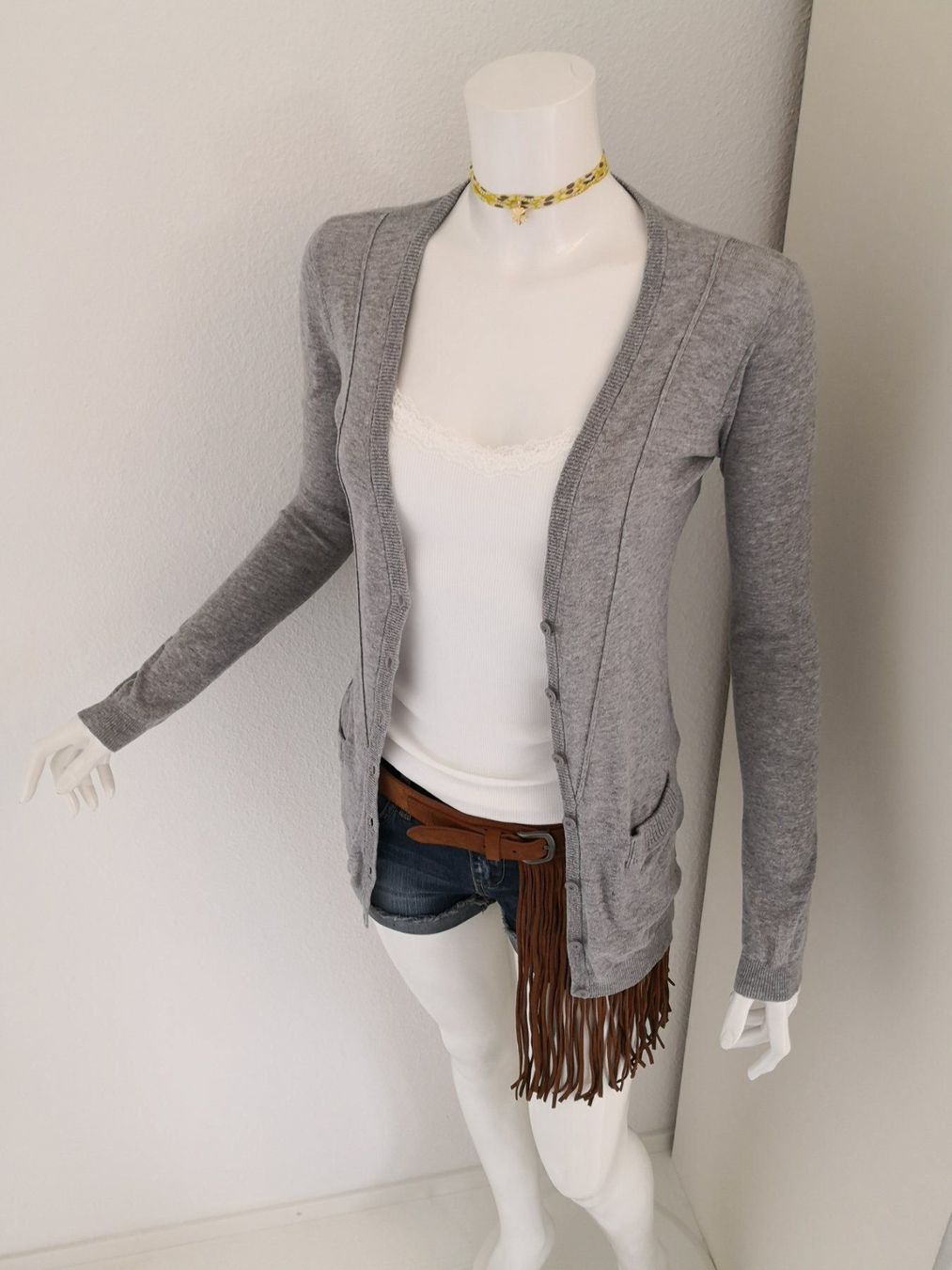 Mango Giacche: 🤩MANGO STRICK-JACKE HELLGRAU LANG & TASCHEN & PRADA P. – Usato da Olten venduto da Naja-Twins-Twins 3