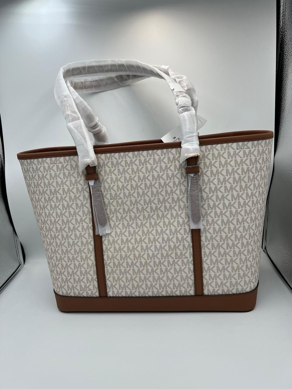 Michael Kors Borse da donna: Michael Kors Tasche vanilla – Nuovo e nell'imballaggio originale da Wiedlisbach venduto da Sistershop 4