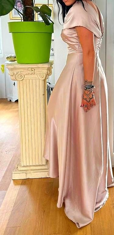 Vestiti: Abendkleid / Galakleid – Usato da Luzern venduto da Brokiland 2
