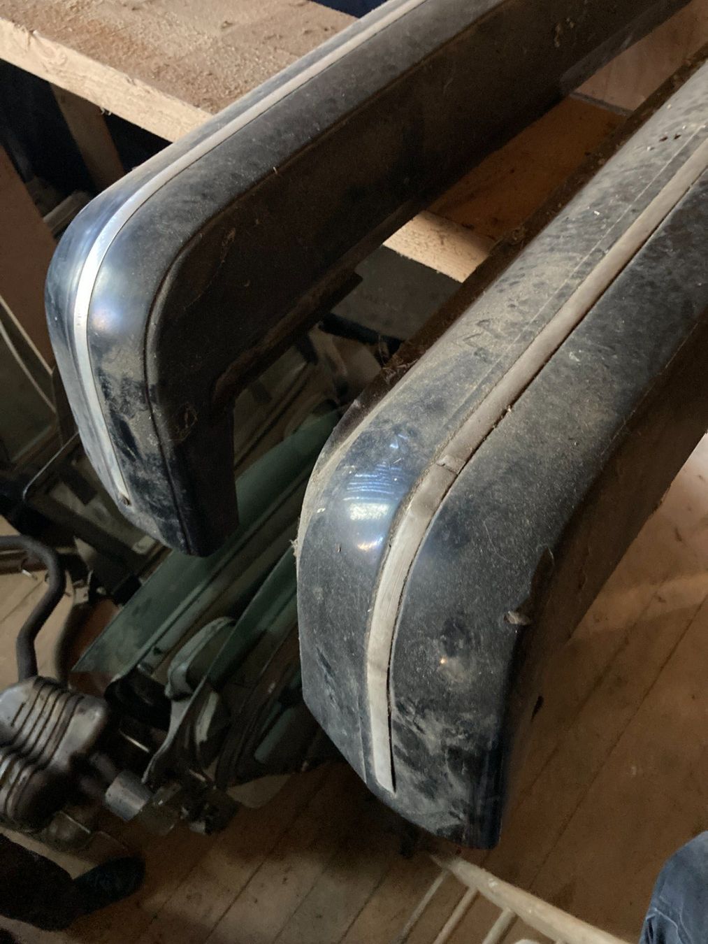 Saab Tutti pezzi di ricambio auto: Saab 900 Stossstange hinten – Usato da Unterkulm venduto da YS3 1