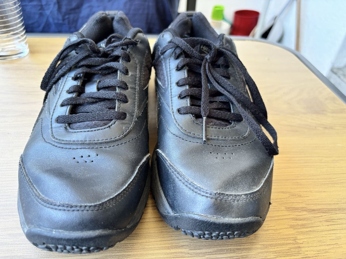 Reebok Scarpe da donna: Reebok Work Shoes Black Size 38.5 Used – Usato da Le Grand-Saconnex venduto da mar_wby6 1