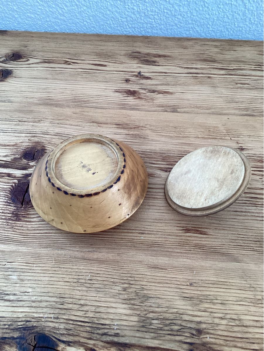 Tutte le decorazioni: Antike Holzdose, handbemahlt – Usato da Wassen UR venduto da SABDOM 2