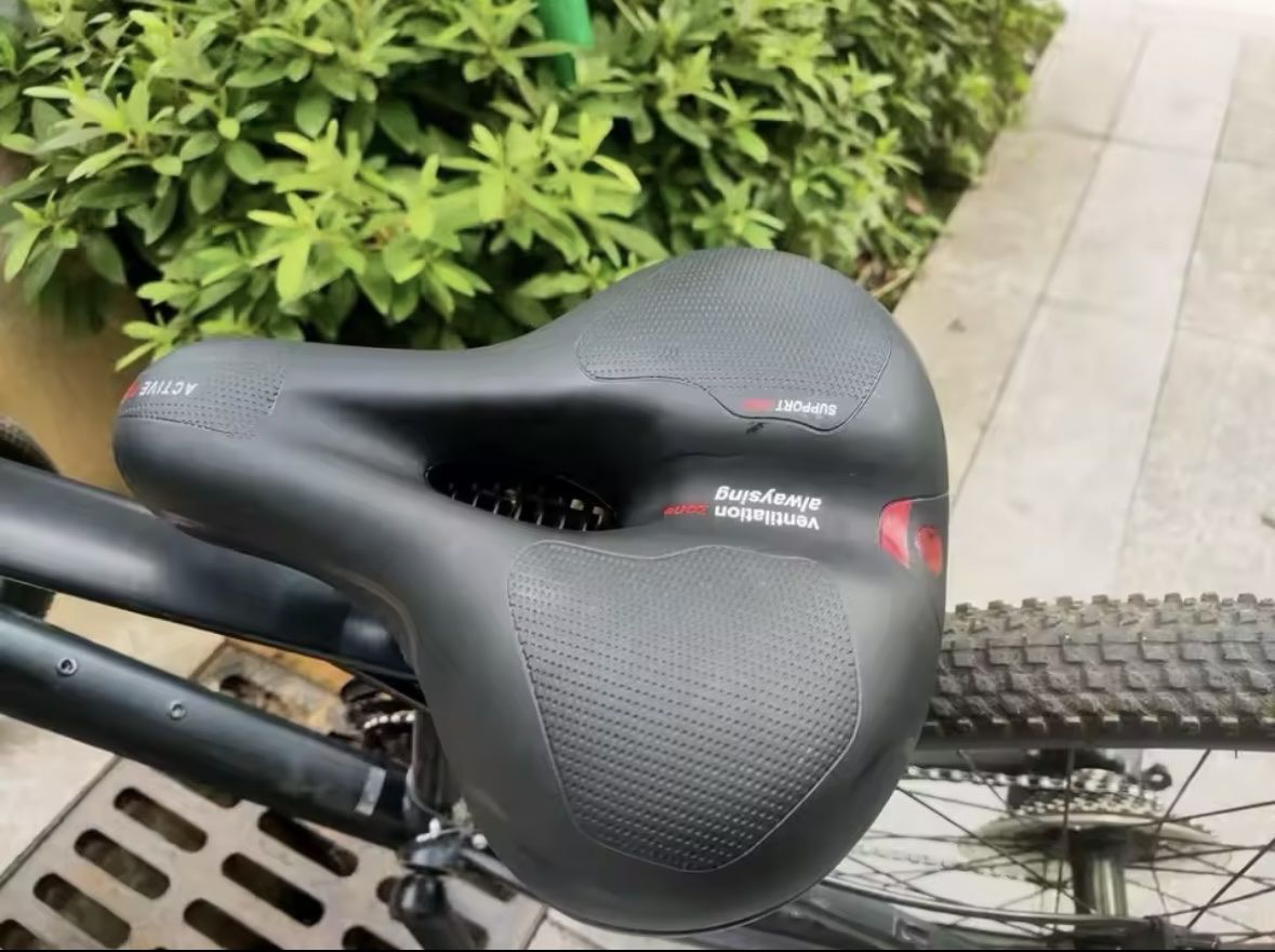 Pezzi di ricambio: Bike Saddle – Nuovo e nell'imballaggio originale da Genève venduto da hopswissglobal