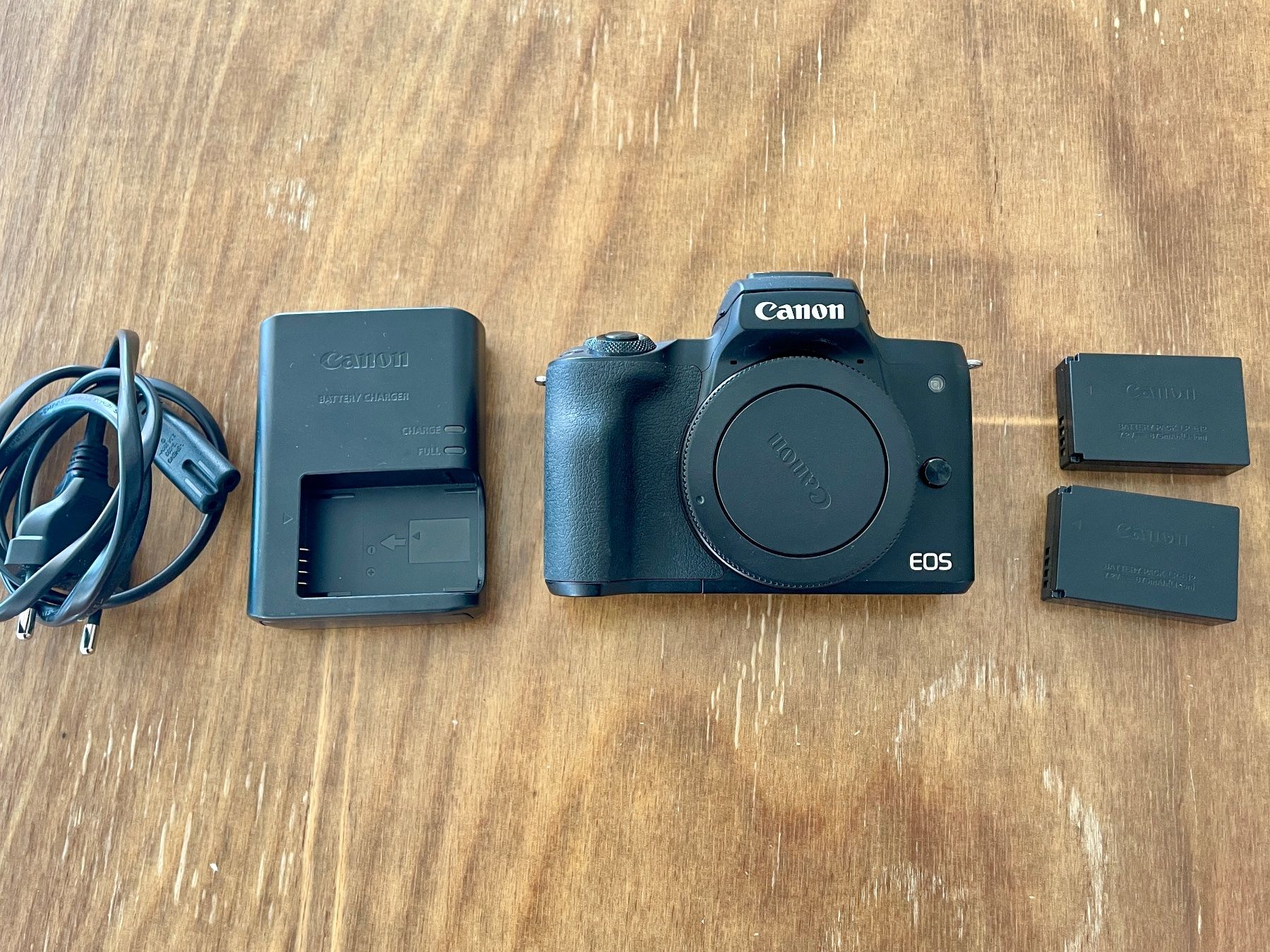 Canon Fotocamera: Canon EOS M50 Systemkamera mit 3 Objektiven – Usato da Oberengstringen venduto da Spiderrrman 1