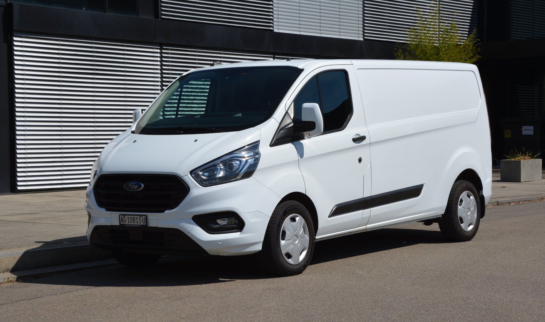 Ford Veicoli commerciali: FORD Transit Custom Van 300 L2H1 Trend A – Usato da Oberkulm venduto da Curiger-Automobile 4