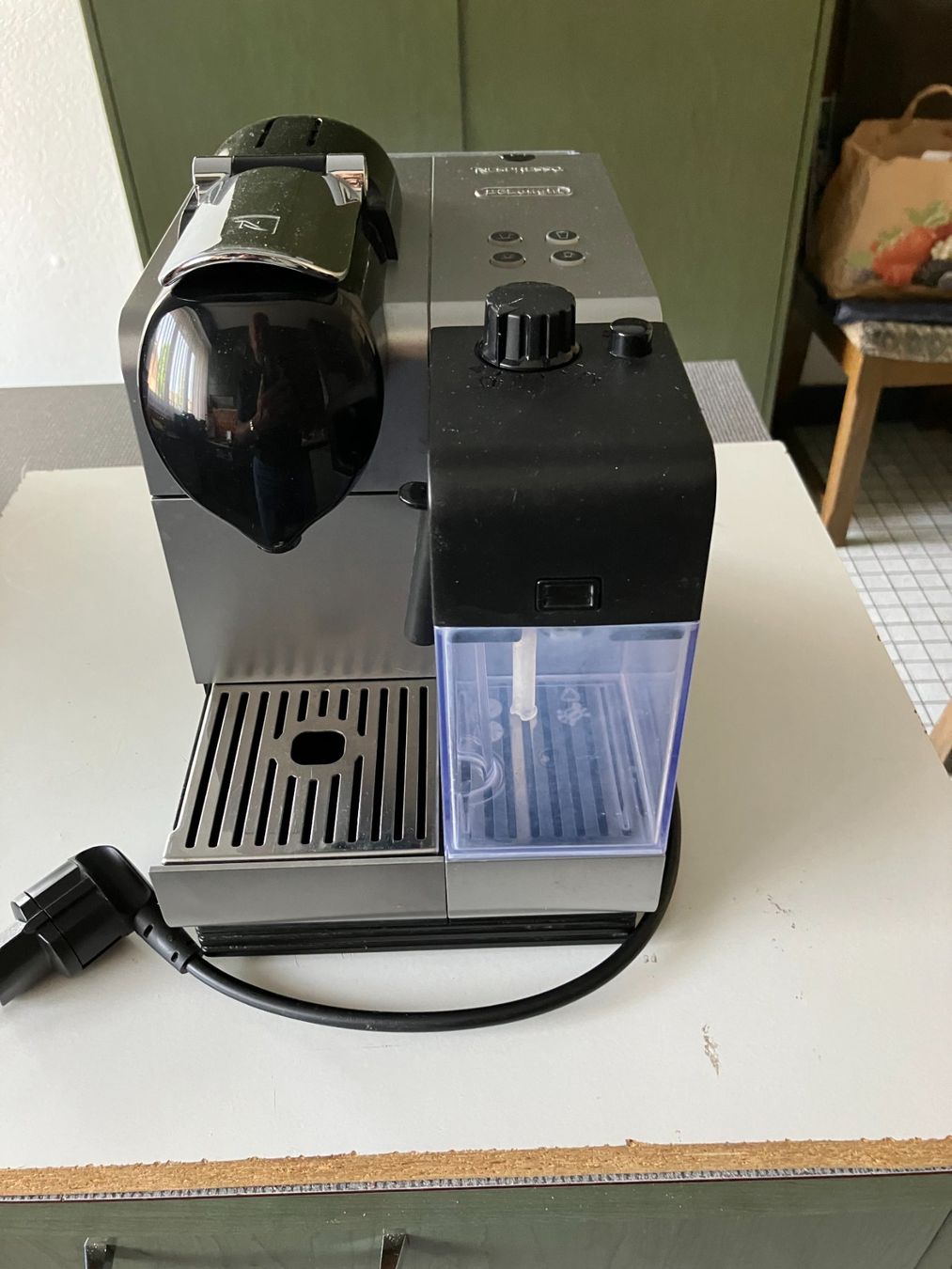 De'Longhi Kaffeemaschinen & Espressomaschinen: Nespresso De Longhi Lattissima – Gebraucht aus Aadorf von heiluz15