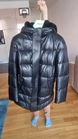 Parka Bally femme noire  taille 38  très bon état