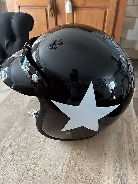 Caschi & visiere: A vendre casque moto – Usato da La Chaux-de-Fonds venduto da Arota