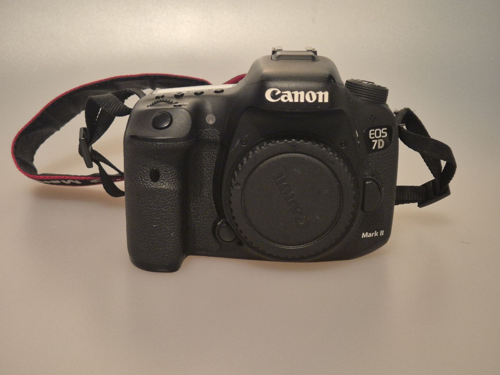Canon Fotocamera: Canon EOS 7D Mark II mit Objektiv und Blitz gebraucht – Usato da Valchava venduto da Pepe690 1