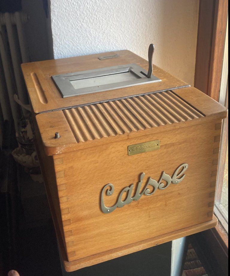 Registratore di cassa: caisse ancienne bois Kasse antik déco – Usato da St-Cierges venduto da LeRegain 1