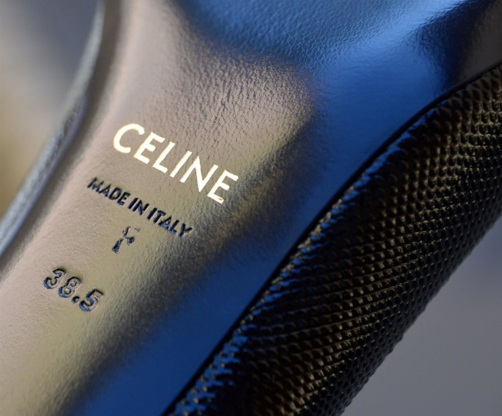 Celine Damenschuhe: Pumps Céline . 38,5 – Gebraucht aus Collonges von Auganien 7