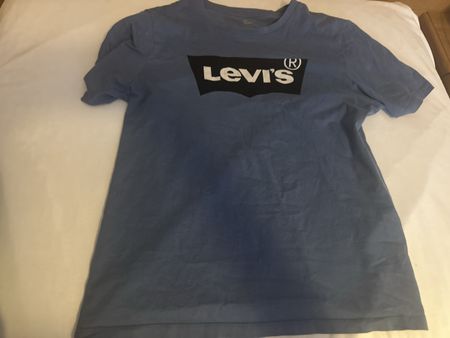 T-shirt Levi's bleu logo noir taille S bon état
