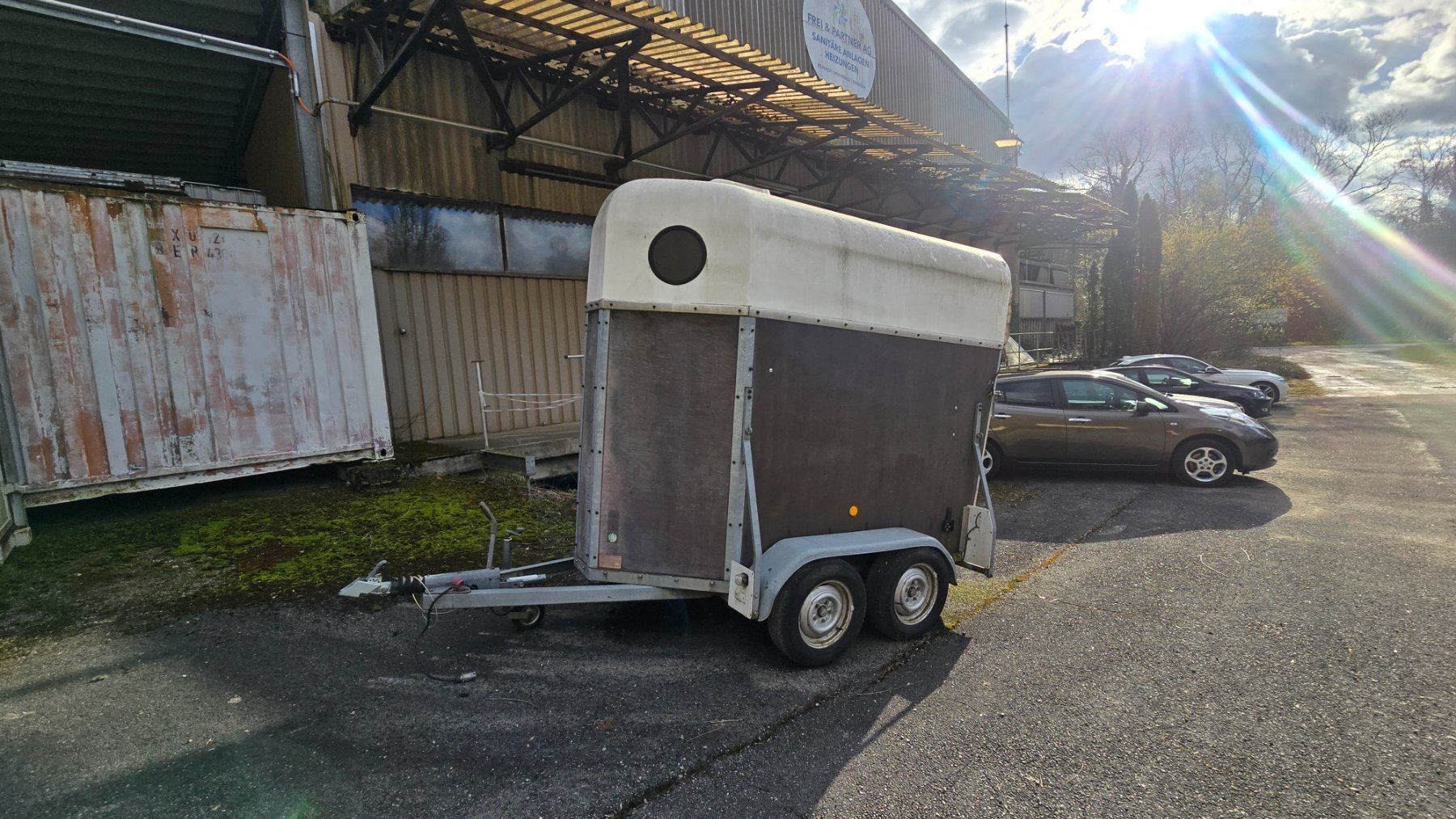 Huser Rimorchi: Motorrad Pferde Transport Anhänger – Usato da Pratteln venduto da mot_y5wn 2