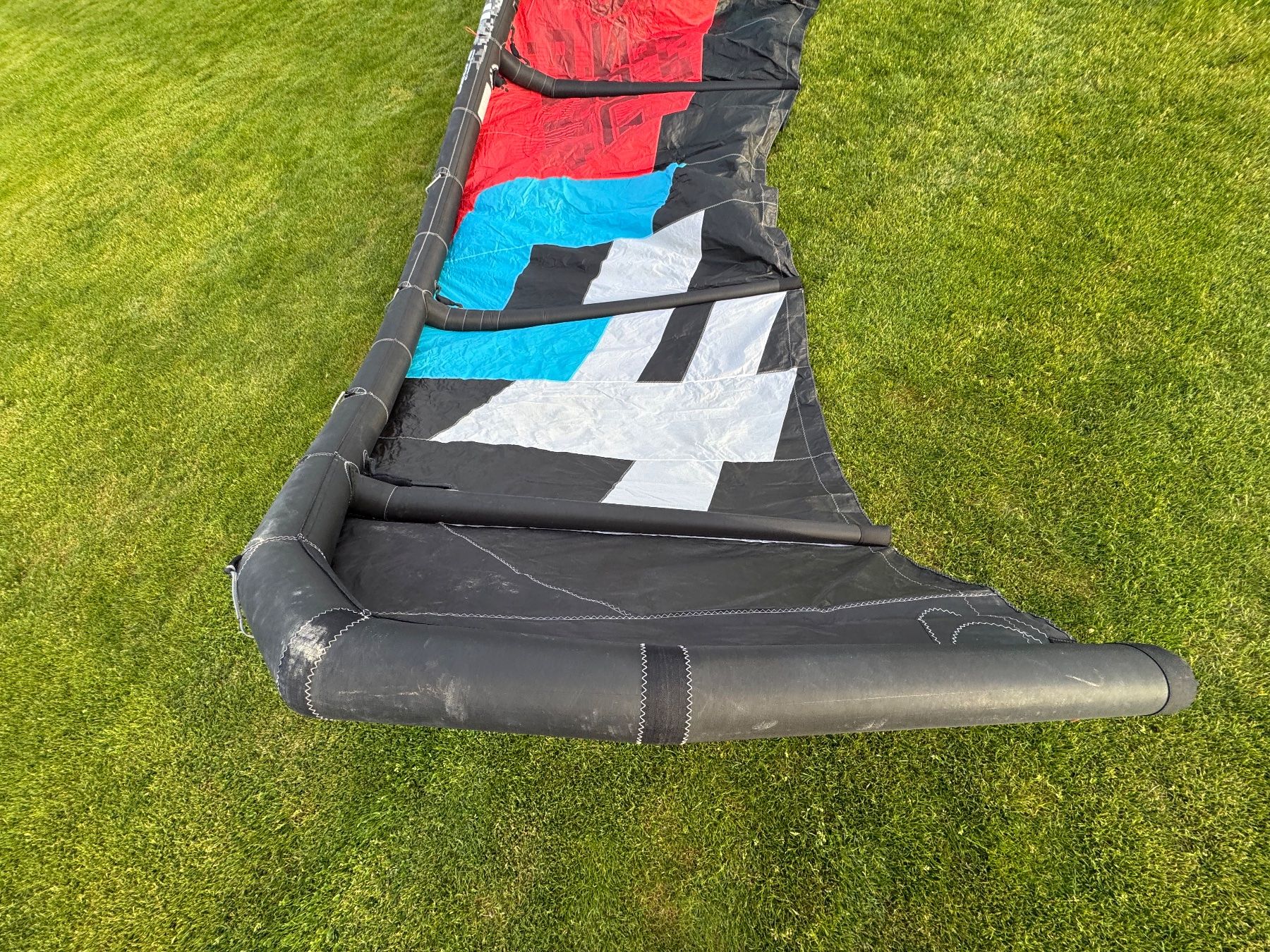 Ozone Aquilone: Ozone C4 11m (2014) - Freestyle / Unhooked Kite – Usato da Zürich venduto da vincent.clifford 5