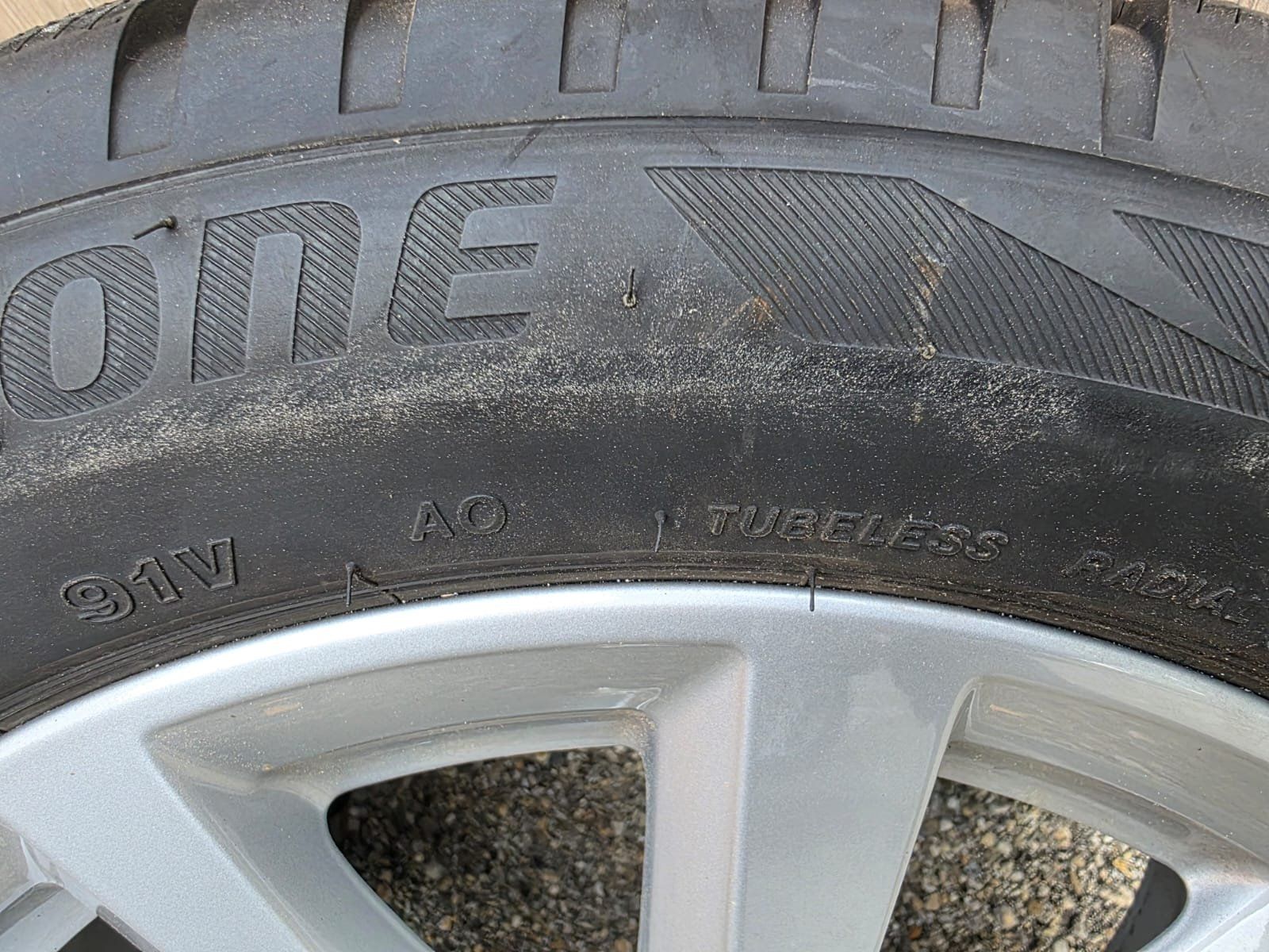 Bridgestone Pneus & Kompletträder: 4 Roues hiver complètes Bridgestone Blizzak – Gebraucht aus Chézard-St-Martin von Birdie_1234 4