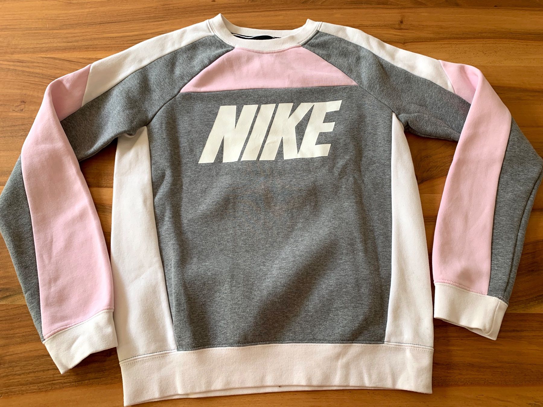 Nike Pulls & Sweat-shirts: NIKE Pullover Grösse XS – D'occasion à Meiringen par snahhanssnah