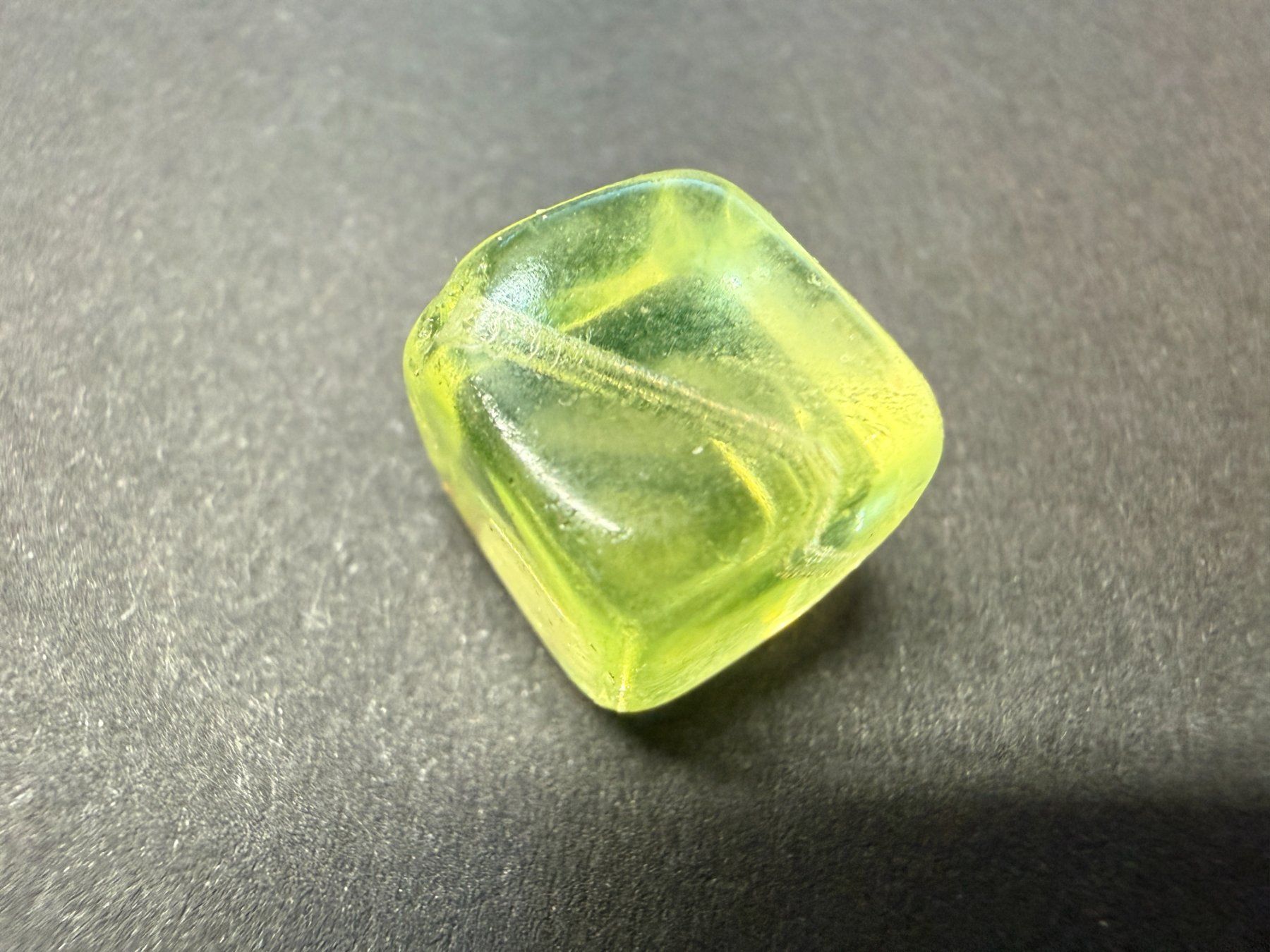 Bicchieri: Uranglas Würfel ca. 10 mm – Usato da Lützelflüh-Goldb venduto da Elementis 1