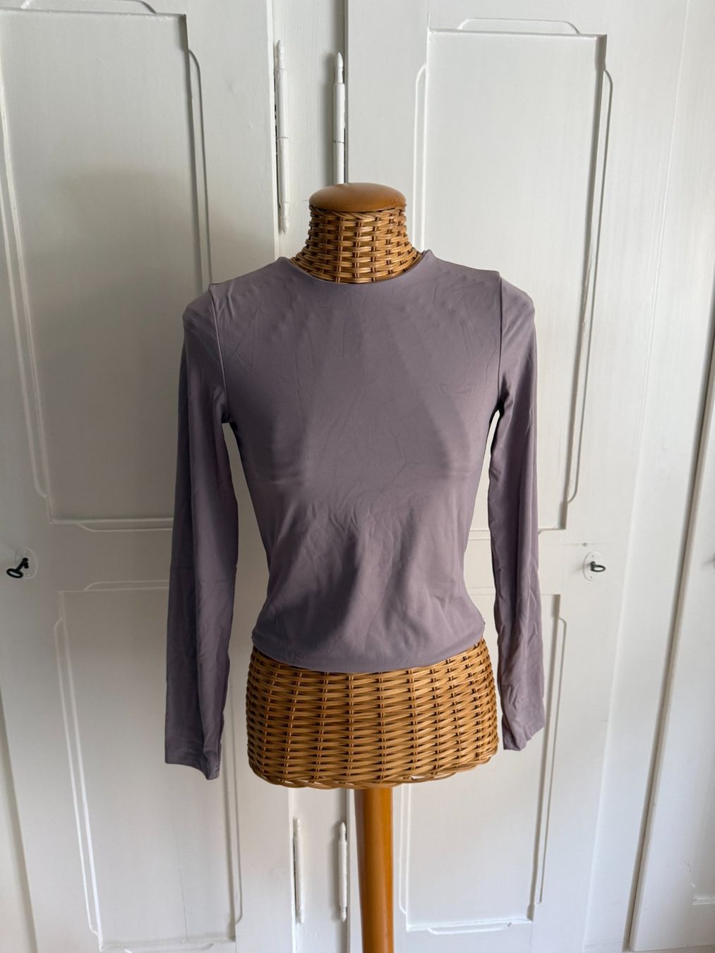T-Shirts: Stretch Langarmshirt flieder S – Gebraucht aus Zürich von Diazaio