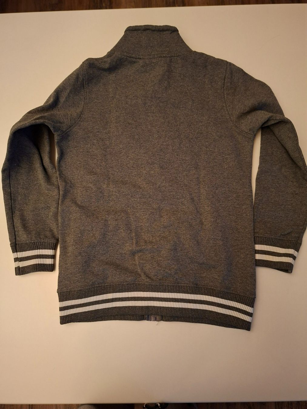 C&A Giacche & Cappotti: Hoody mit Reissverschluss – Usato da Lohn SH venduto da Zwierbel 3