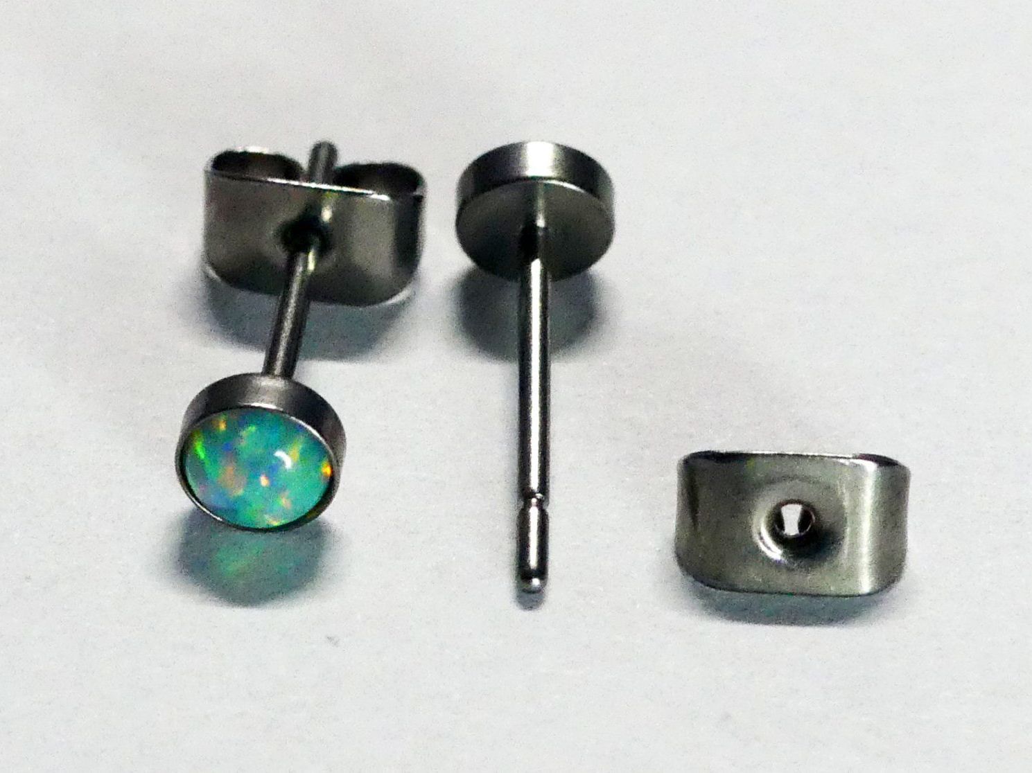 Orecchini pendenti & Orecchini a lobo: Ohrsteker aus Titanium mit Opal – Nuovo e nell'imballaggio originale da Matten b. Interlaken venduto da kero71 5