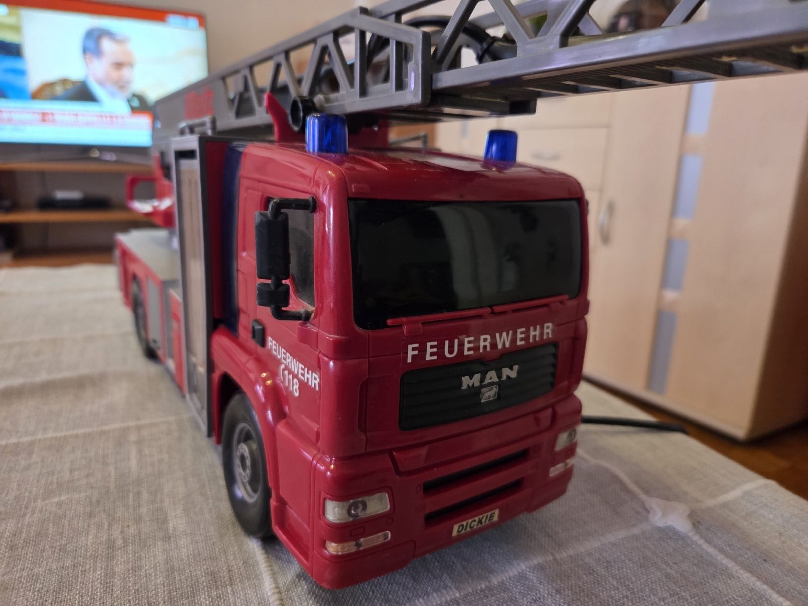 Giocattoli: Camion de Pompier servant de luminaire – Usato da la Chaux-de-Fonds venduto da Firenze6 3