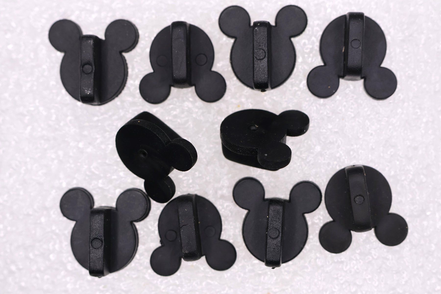 Disney Plaketten & Abzeichen: 10  Disney Mickey Clips – Gebraucht aus Winterthur von Sammleroase