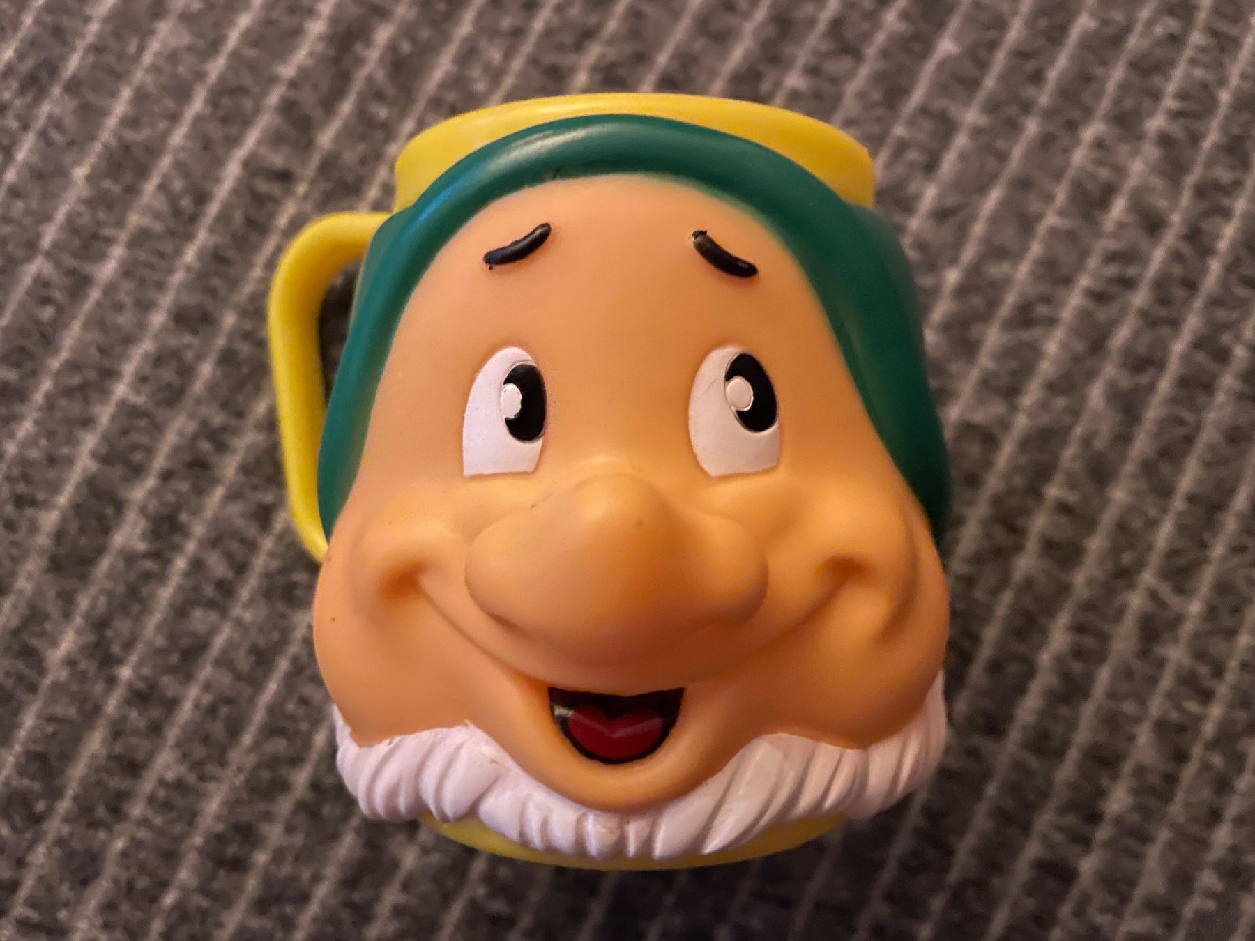 Disney Tazze: Plastik-Tasse 'Zwerg' – Nuovo (secondo la descrizione) da Dierikon venduto da Butcherboy 1
