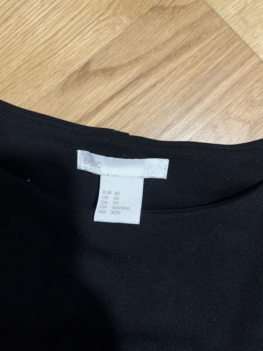 H&M Kleider: Robe noire H&M – Gebraucht aus Le Locle von Mayd_h 1