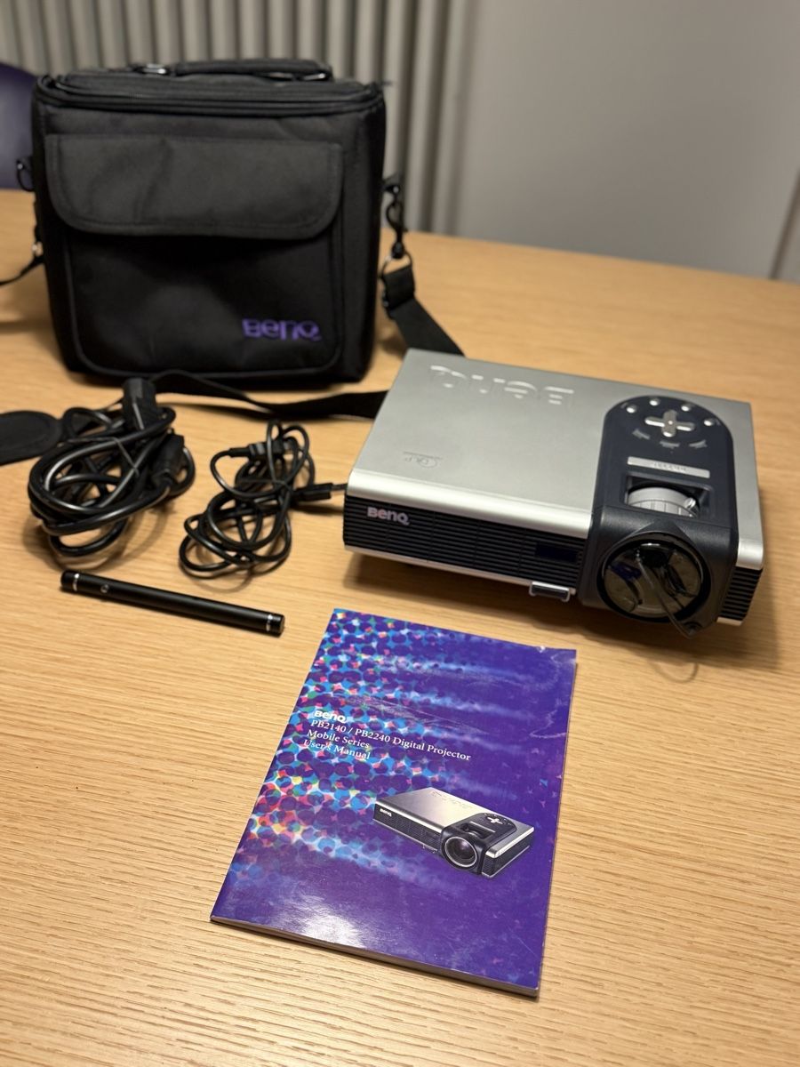 BenQ Proiettori: BenQ PB2140 Projektor, Top Zustand ! – Usato da Uitikon-Waldegg venduto da Rps