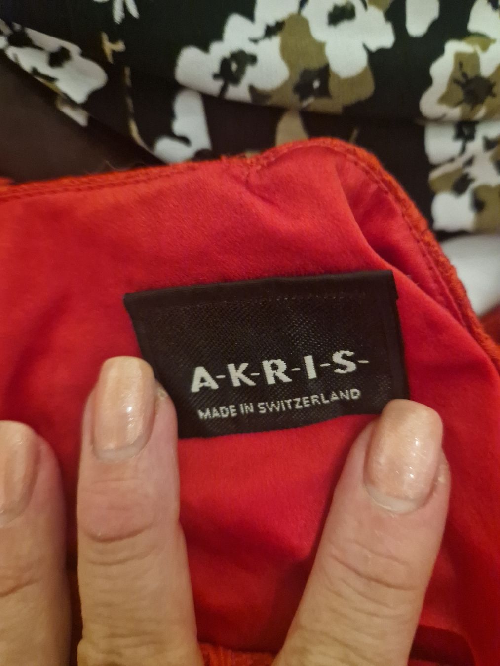 Costumes: Akris Kostüm rot Grösse 40,  Seide Wolle – D'occasion à Binningen par Daja75 7