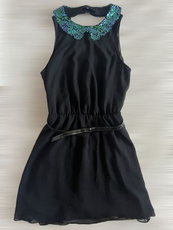 Robe noire de soirée BCBG Generation col Claudine en sequins