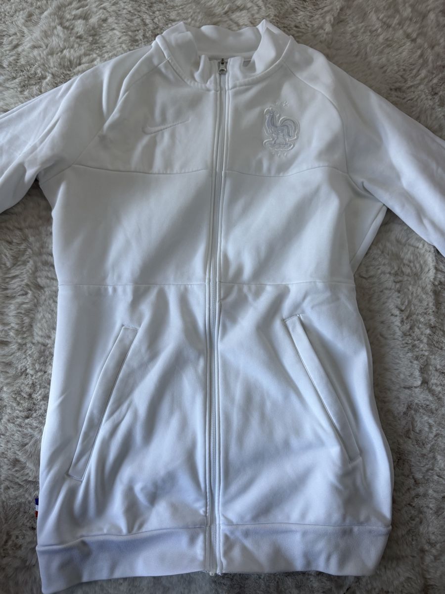 Nike Jacken: Nike jacke – Gebraucht aus Oberwil BL von pas_99pv 2