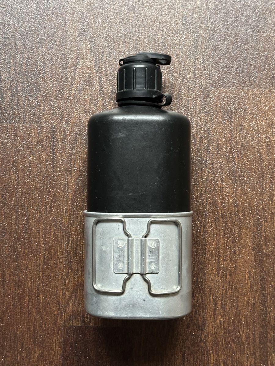 Schweizer Armee Attrezzatura & Pezzi di ricambio: Originale Schweizer Armee Feldflasche, Top! – Usato da Neerach venduto da Matug1248 1