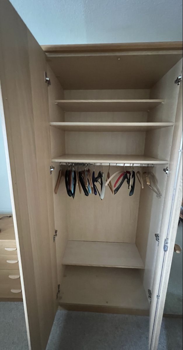 Armadi: Schrank / Kleiderschrank – Usato da Ehrendingen venduto da nz9_y29p 3