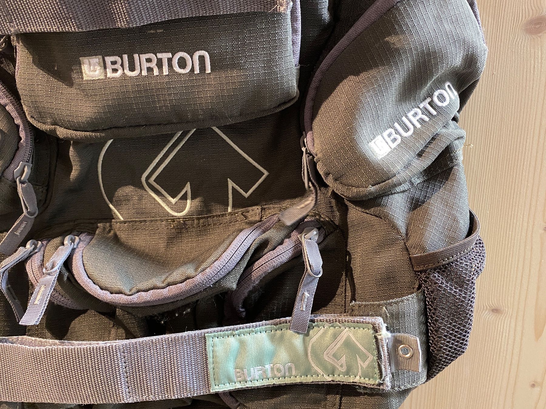 Burton Sacs à dos: BURTON VINTAGE RUCKSACK / BACKPACK Grau – D'occasion à Pfäfers par simisimi 1
