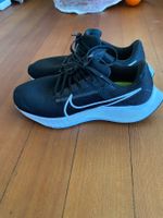 Nike Lauf Turnschuhe Halle Sport 39