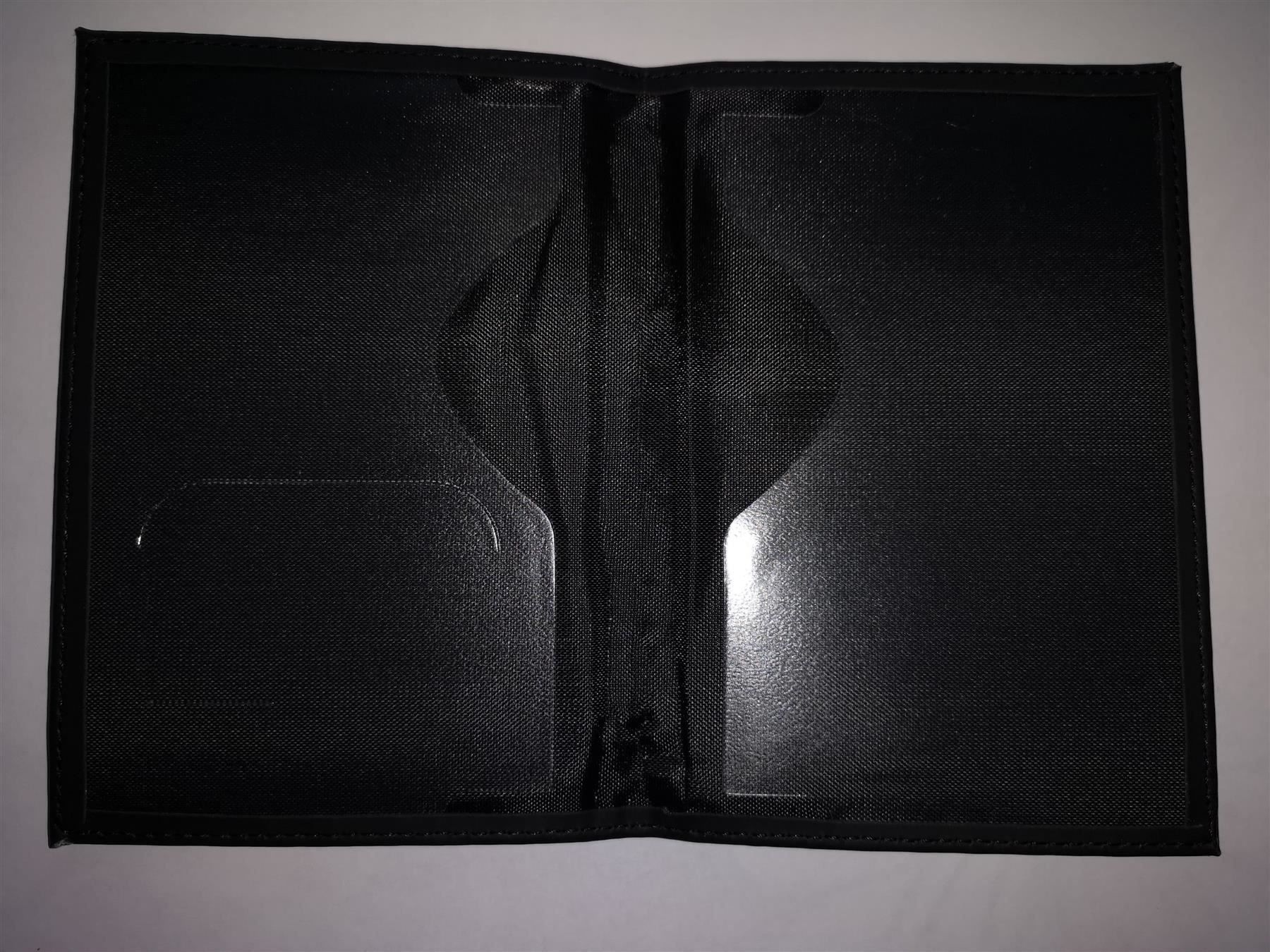 Cover & Protezioni schermo: Passhülle Passport Brieftasche (schwarz) – Nuovo e nell'imballaggio originale da Winterthur venduto da trend-produkte 1