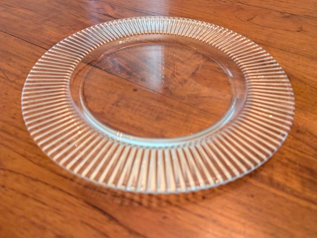 Piatti: 12 Platzteller Glas 32 cm, klar mit Strahlenrand – Usato da Zürich venduto da McFlurry49 1