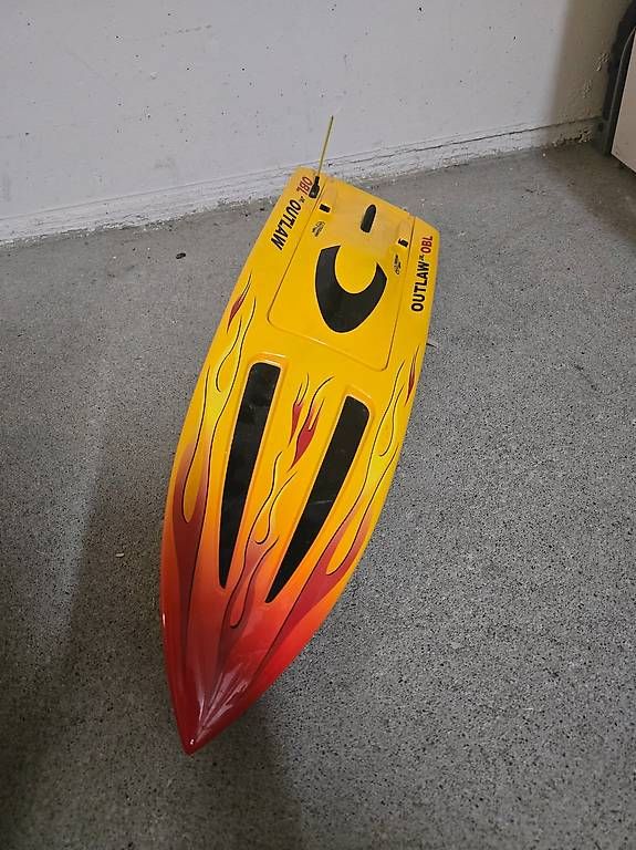 Modellismo RC: RC Rennboot nie gebraucht – Usato da Aarburg venduto da Thaler07
