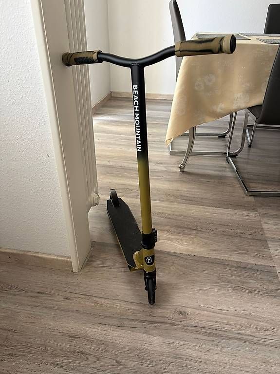 Kickboard: BEACH MOUNTAIN Stunt Kinder Scooter – Usato da Reinach BL venduto da j_7fjs