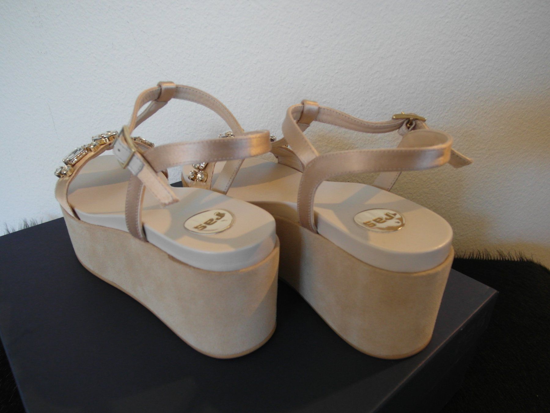 Scarpe da donna: RAS Plateausandalen sand 37 – Nuovo e nell'imballaggio originale da Luzern venduto da schuhparadies159 1