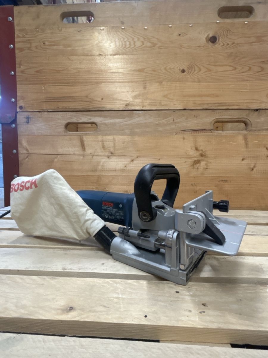 Bosch Alle Werkzeuge: Bosch GFF 22A Professional Flachdübelfräse  – Gebraucht aus Worb von gleis2sozialwerk