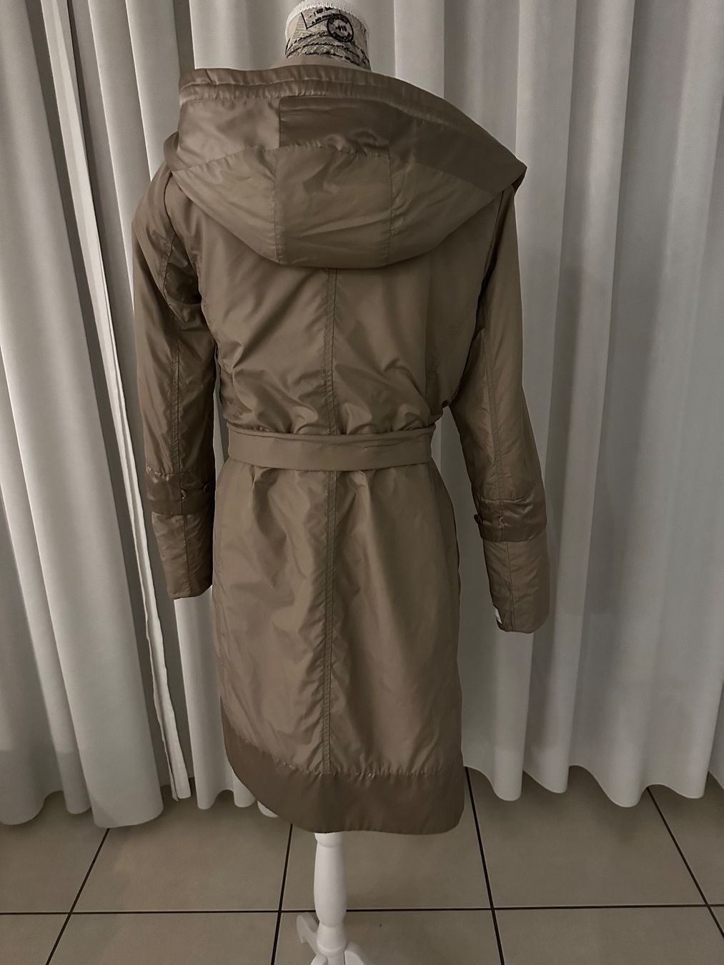Max Mara Cappotti: Max Mara Grosse 36 – Nuovo (secondo la descrizione) da Alpnach Dorf venduto da ljusja 4