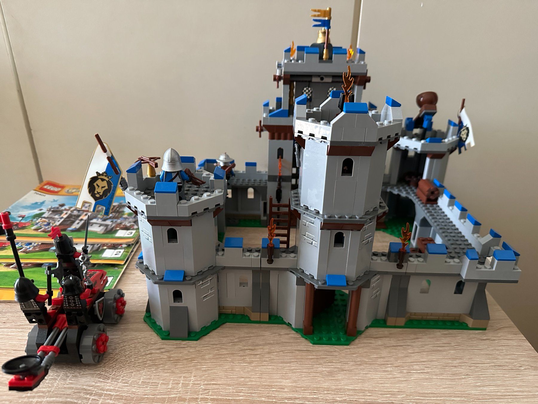 Lego Kit di costruzioni: LEGO 70404 King's Castle – Usato da Basel venduto da Don-Angel 2