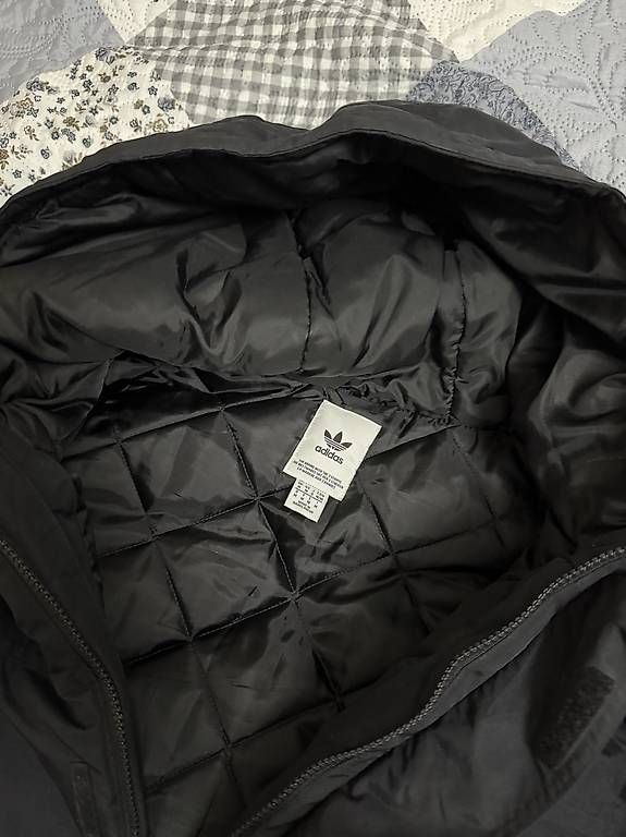 Adidas Giacche: Veste dhiver Adidas - M – Usato da Nyon venduto da lio_5n8l 2