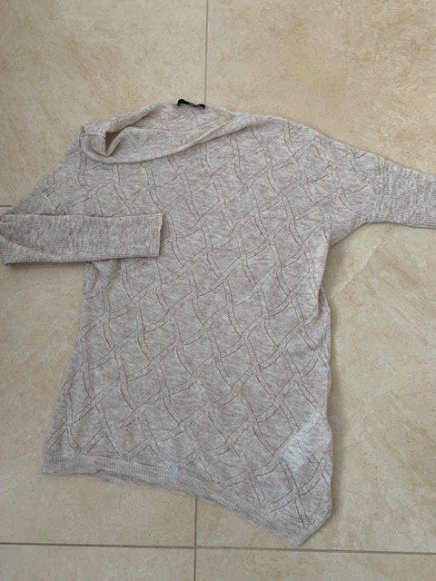 Liu Jo Maglioni & Felpe: Lässiger asymetrischer Liu Jo Pullover Gr. 38 – Usato da Dottikon venduto da Cgreg 1