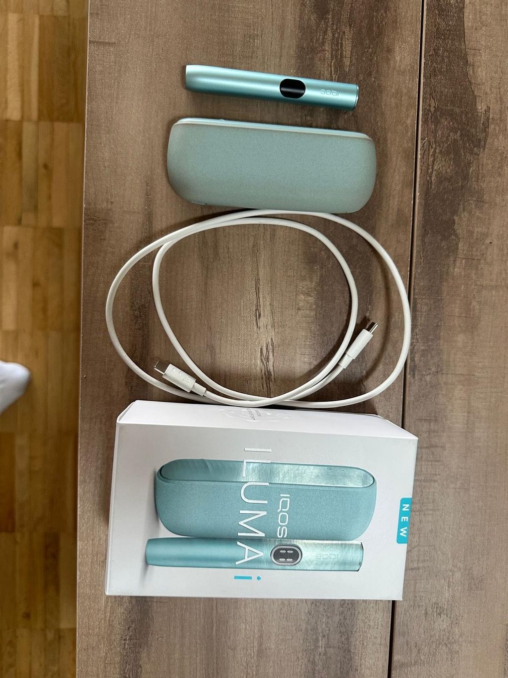 Iqos Altri Prodotti per fumatori: IQOS Iluma i Breeze Blue – Nuovo (secondo la descrizione) da Sarnen venduto da TopOccProd