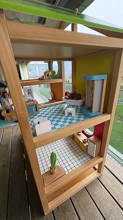 Puppenhäuser & -möbel: Holzige Puppenhaus Hape – Gebraucht aus Kriens von mar_h6yl 4