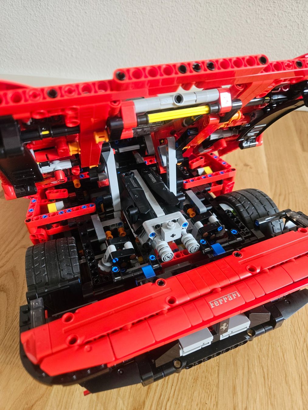 Lego Baukästen: Lego Technic Ferrari Daytona 42143 – Gebraucht aus Rüti ZH von Komperdell 3