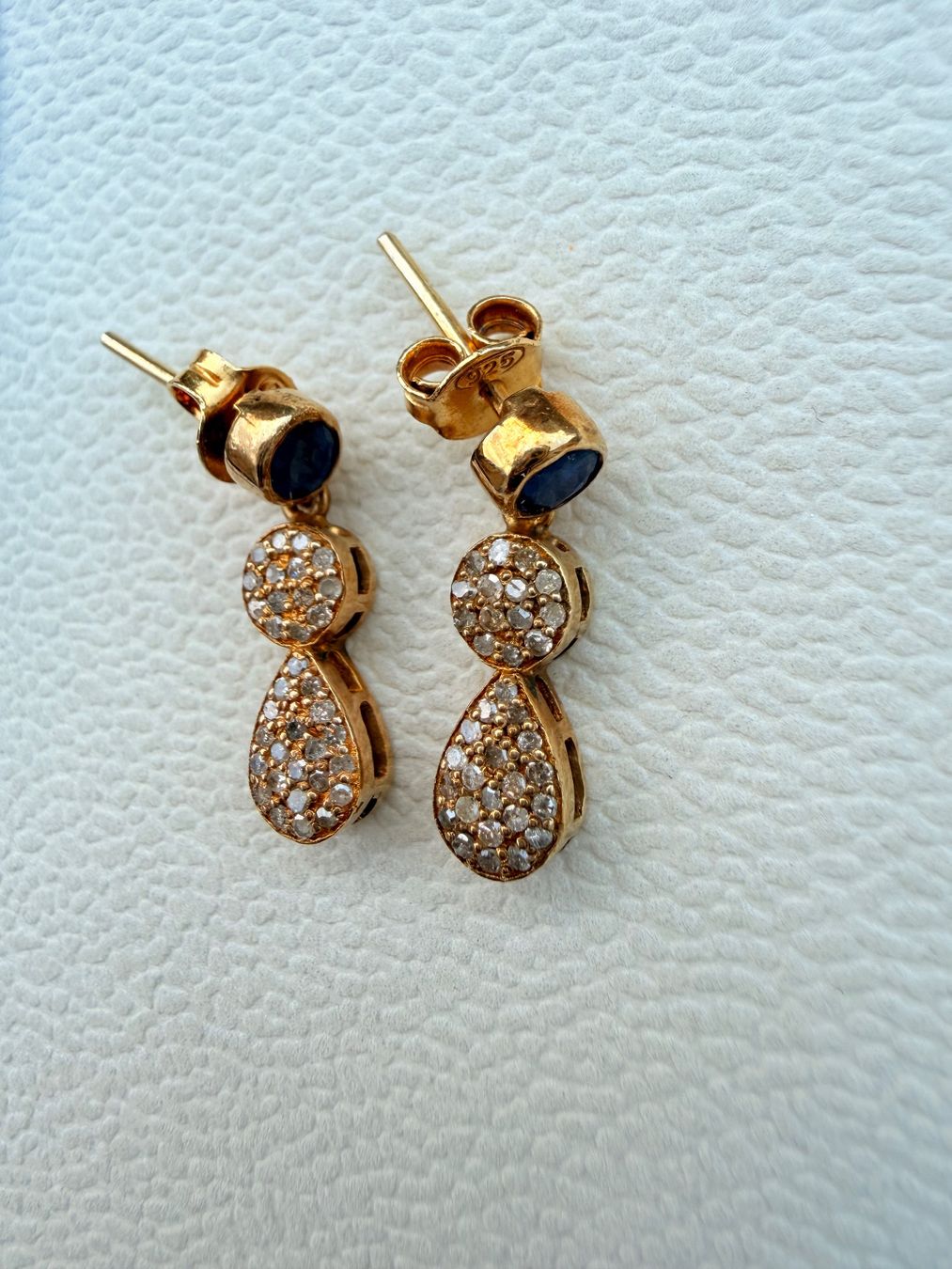 Orecchini pendenti & Orecchini a lobo: Boucles d'oreilles saphirs diamants – Nuovo e nell'imballaggio originale da St-Maurice venduto da Sandrinette123 3